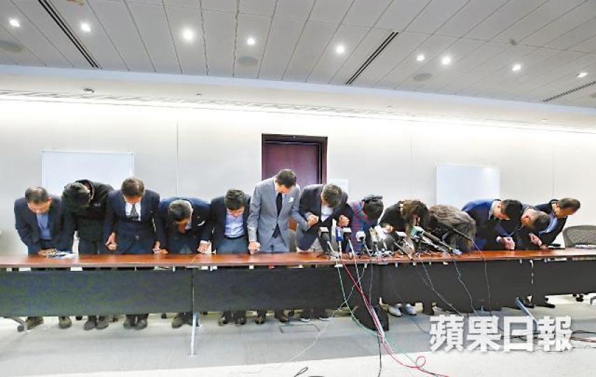 泛民昨舉行聯合記者會,為李卓人於九西補選落敗向選民致歉。謝榮耀攝劉小麗承認泛民議會之路將更難行;旁為毛孟靜及梁國雄。 泛民昨舉行聯合記者會,為李卓人於九西補選落敗向選民致歉。謝榮耀攝劉小麗承認泛民議會之路將更難行;旁為毛孟靜及梁國雄。