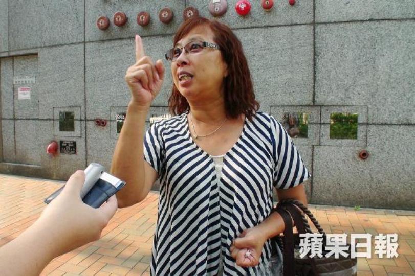 嘉湖山莊業主林太2016年一句叫樓市專家食屎,瞬即被奉為金句,令她成為網絡紅人。資料圖片 嘉湖山莊業主林太2016年一句叫樓市專家食屎,瞬即被奉為金句,令她成為網絡紅人。資料圖片