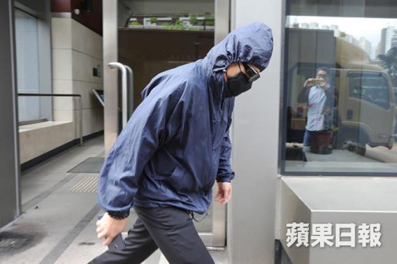 警長莊志強在商場扶手電梯偷拍警嫂裙底,昨判監兩個月。資料圖片
警長莊志強在商場扶手電梯偷拍警嫂裙底,昨判監兩個月。資料圖片