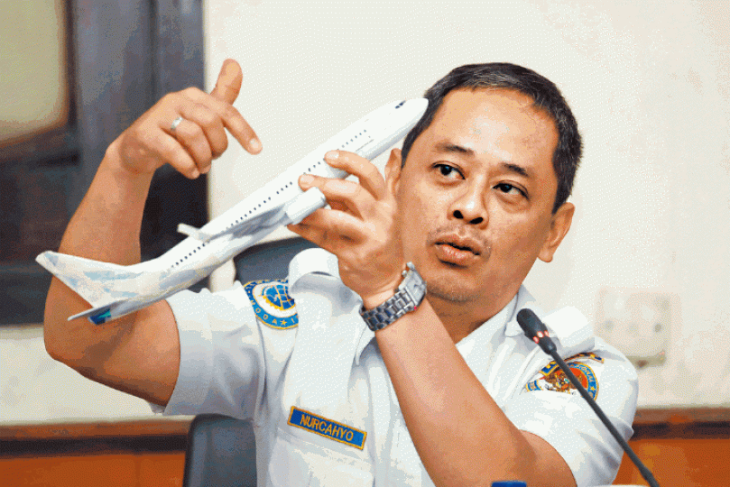 印尼空難委員會主席烏托莫解釋獅航客機失事過程。路透社
