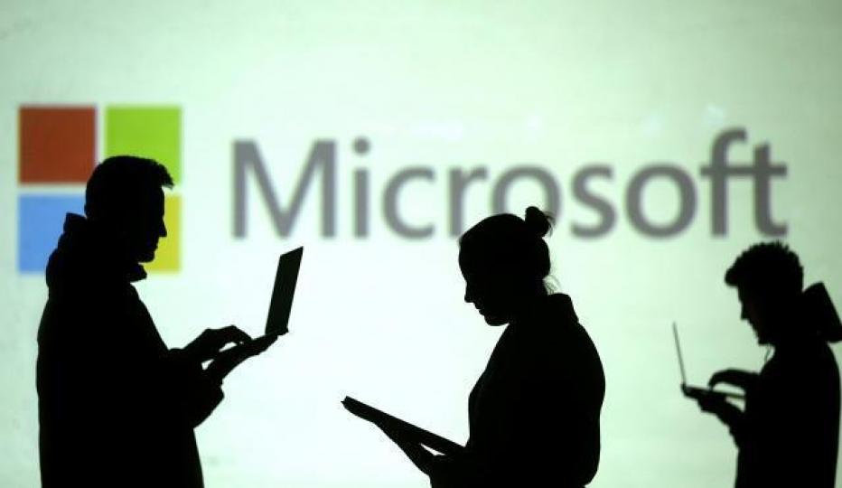 Microsoft的市值本周一曾超越蘋果,「藍燈籠」隱現。資料圖片 Microsoft的市值本周一曾超越蘋果,「藍燈籠」隱現。資料圖片
