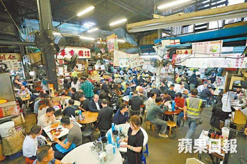 海防道街市食肆的乾炒牛河鑊氣十足。
海防道街市食肆的乾炒牛河鑊氣十足。