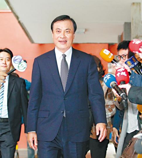 倘蘇嘉全參選黨主席，需辭任立法院長。桃園市長鄭文燦是執掌民進黨的熱門人選。