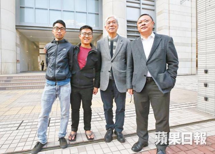 左起:鍾耀華、黃浩銘、朱耀明及戴耀廷昨出庭應訊。謝榮耀攝 左起:鍾耀華、黃浩銘、朱耀明及戴耀廷昨出庭應訊。謝榮耀攝