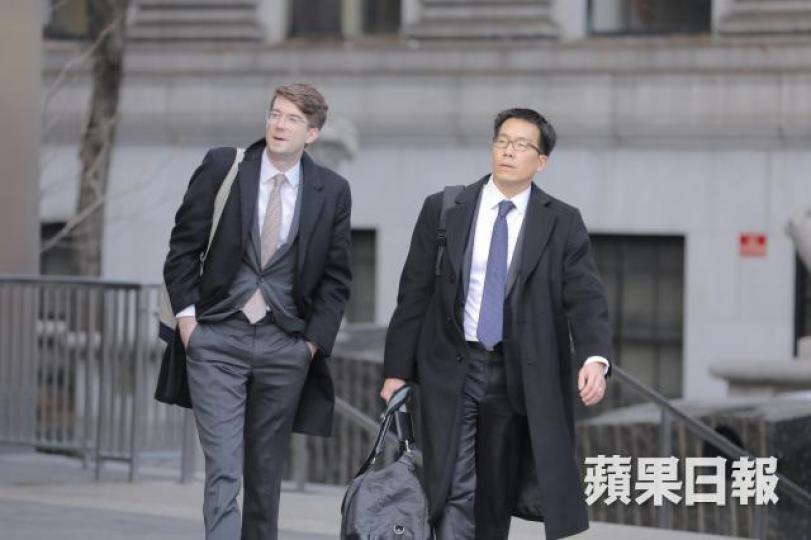 何志平代表律師Jonathan Bolz及Edward Kim。王心義攝 何志平代表律師Jonathan Bolz及Edward Kim。王心義攝