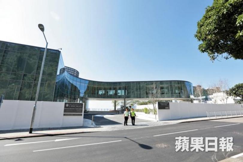 芝大香港校園已開放予公眾參觀。陳海威攝白屋B座囚室改建為自習室及課室。校舍旁的銀禧炮台遺址亦會對外開放。 芝大香港校園已開放予公眾參觀。陳海威攝白屋B座囚室改建為自習室及課室。校舍旁的銀禧炮台遺址亦會對外開放。