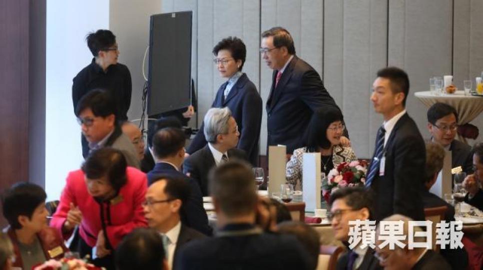 林鄭月娥昨應立會邀請出席午宴,首度披露明年會出訪美國。 林鄭月娥昨應立會邀請出席午宴,首度披露明年會出訪美國。