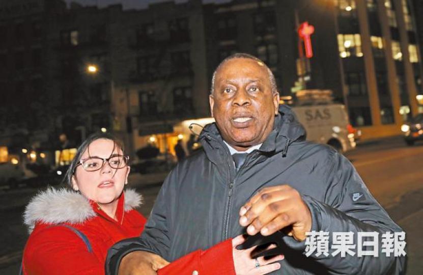 加迪奧(右)日前與代表律師離開法庭,未有回應記者提問。 加迪奧(右)日前與代表律師離開法庭,未有回應記者提問。