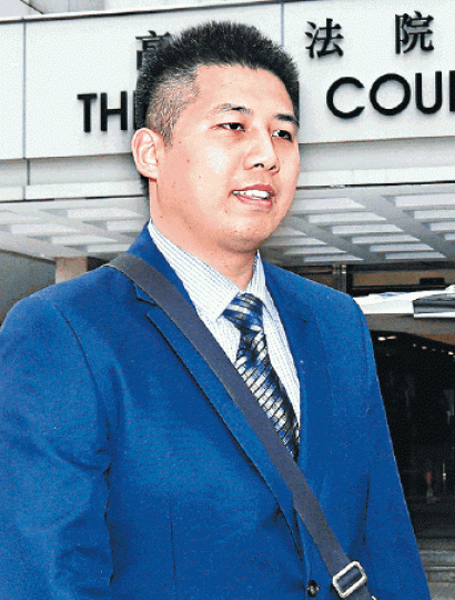 被告容偉業昨到高院應訊。被告梁天琦由囚車押送到庭。 被告容偉業昨到高院應訊。被告梁天琦由囚車押送到庭。