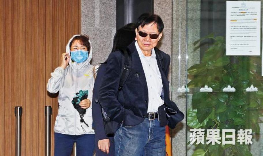 死者父母昨日離開法庭，他們指訓導老師應向卓銘說聲對不起。李潤芳攝死者就讀東華三院甲寅年總理中學。