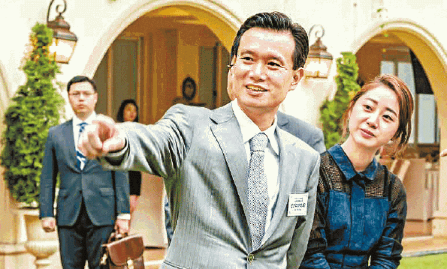 中華能源基金會由華信全資設立,其主席為葉簡明(中)。資料圖片 中華能源基金會由華信全資設立,其主席為葉簡明(中)。資料圖片
