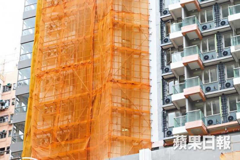 發展商將「龍床盤」單位的廁所放於露台位置,原來在入則時已設定。資料圖片 發展商將「龍床盤」單位的廁所放於露台位置,原來在入則時已設定。資料圖片