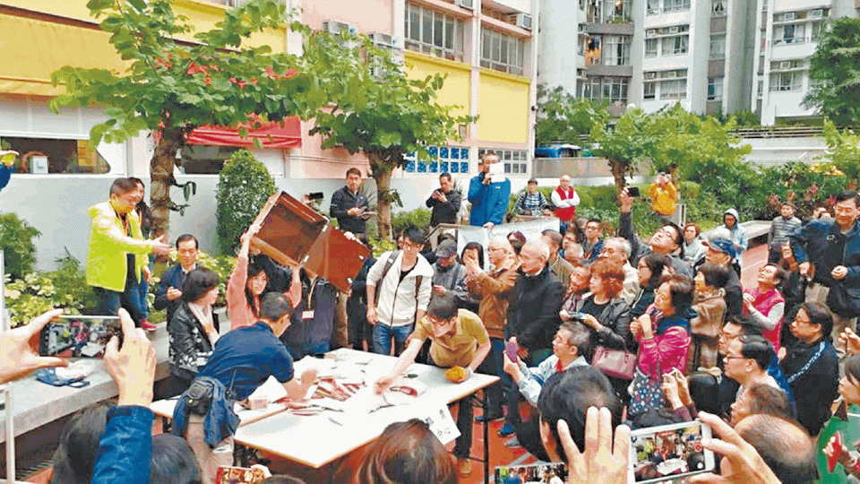 逾2,500名黃埔業主就六項議題投票表決,然後即場點票。黃埔號居民監察組facebook圖片 逾2,500名黃埔業主就六項議題投票表決,然後即場點票。黃埔號居民監察組facebook圖片