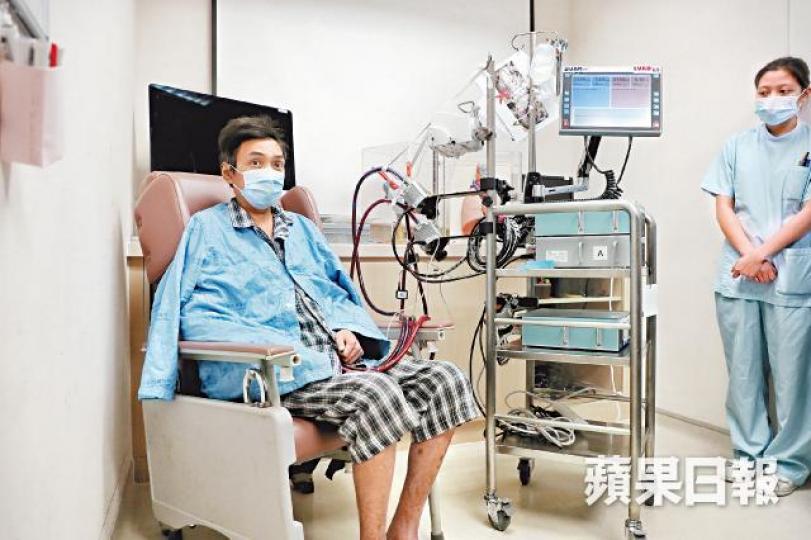 甘明光心臟功能只剩下5%,靠俗稱人工心的雙心室輔助裝置吊命。許頌明攝 甘明光心臟功能只剩下5%,靠俗稱人工心的雙心室輔助裝置吊命。許頌明攝