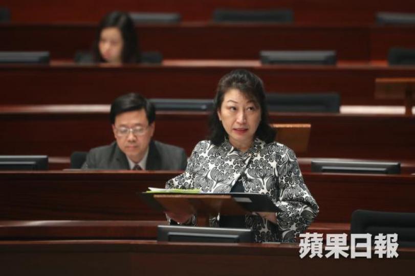 梁國雄指出,議員涉違反《立法會(權力及特權)條例》的案件,必定要由律政司司長鄭若驊(圖)親自處理。資料圖片 梁國雄指出,議員涉違反《立法會(權力及特權)條例》的案件,必定要由律政司司長鄭若驊(圖)親自處理。資料圖片