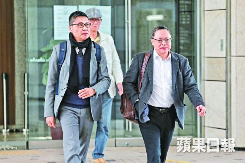 戴耀廷(右)擬親自宣讀結案陳詞,他與陳健民(左)昨到法院應訊。許頌明攝控方引用「蜘蛛俠」Pearce爬中環外牆的案例,指其示威只造成兩小時妨擾。資料圖片 戴耀廷(右)擬親自宣讀結案陳詞,他與陳健民(左)昨到法院應訊。許頌明攝控方引用「蜘蛛俠」Pearce爬中環外牆的案例,指其示威只造成兩小時妨擾。資料圖片