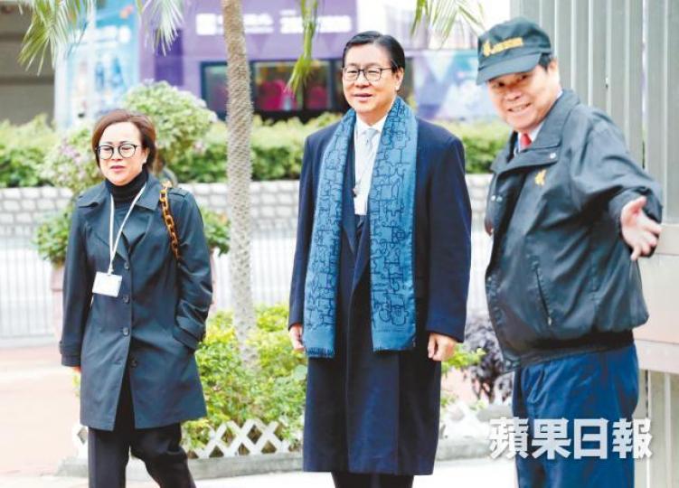 馬時亨(中)昨在庭上指港鐵報告出錯令他感到震驚及失望。黃耀興攝 馬時亨(中)昨在庭上指港鐵報告出錯令他感到震驚及失望。黃耀興攝
