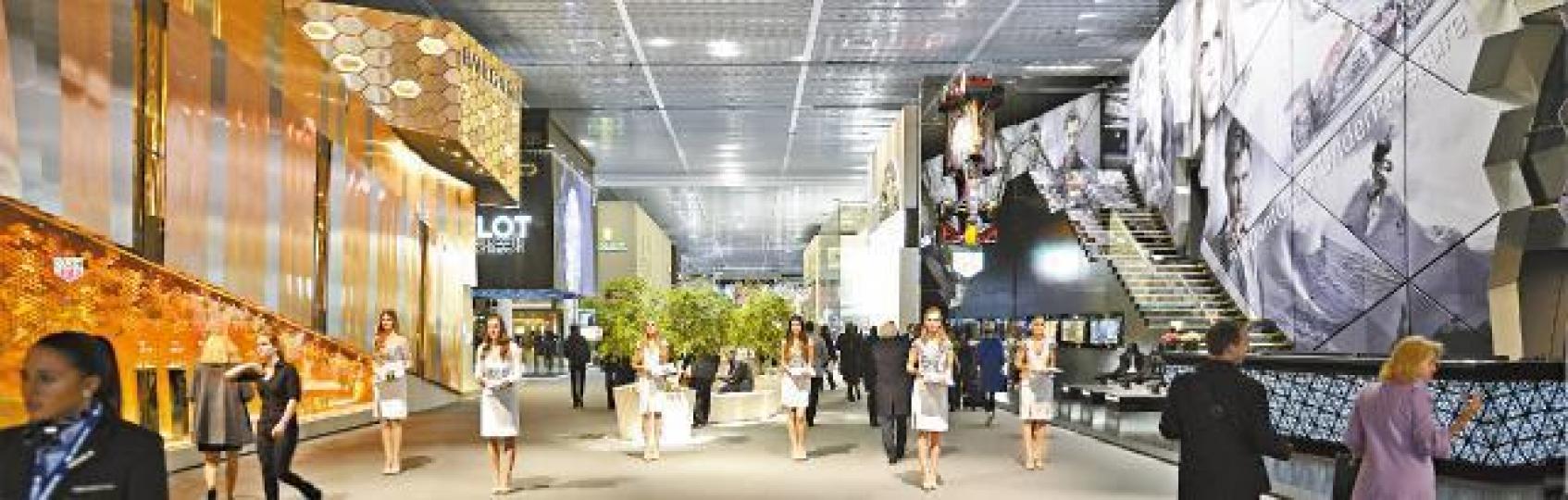 ▼Baselworld腕錶展今非昔比。▼早前Speedy Tuesday的鹹蛋超人限量版,在網上只需 1小時53分17秒內已全部預售完畢。▼由建築大師Herzog & de Meuron興建的Baselworld場館外,近年門庭有點冷清。▼雖然Swatch Group離場,但Baselworld還有瑞士錶壇兩大翹楚——百達翠麗及勞力士撐場。 ▼Baselworld腕錶展今非昔比。▼早前Speedy Tuesday的鹹蛋超人限量版,在網上只需 1小時53分17秒內已全部預售完畢。▼由建築大師Herzog & de Meuron興建的Baselworld場館外,近年門庭有點冷清。▼雖然Swatch Group離場,但Baselworld還有瑞士錶壇兩大翹楚——百達翠麗及勞力士撐場。