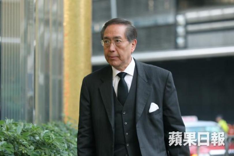 昨日傍晚李出席劉廼強設靈儀式,被問到師生不滿他獲續任,李僅稱「咁佢哋有佢哋意見嘅」。李家皓攝 昨日傍晚李出席劉廼強設靈儀式,被問到師生不滿他獲續任,李僅稱「咁佢哋有佢哋意見嘅」。李家皓攝