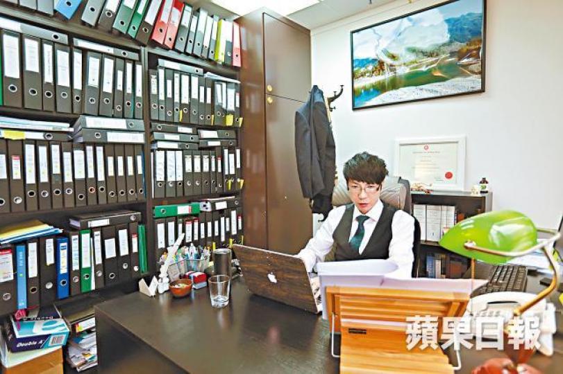 新晉大狀李健志指,打官司是做給庭內所有人看,若留下好印象,有望成為律師行轉介生意的伏線。 新晉大狀李健志指,打官司是做給庭內所有人看,若留下好印象,有望成為律師行轉介生意的伏線。