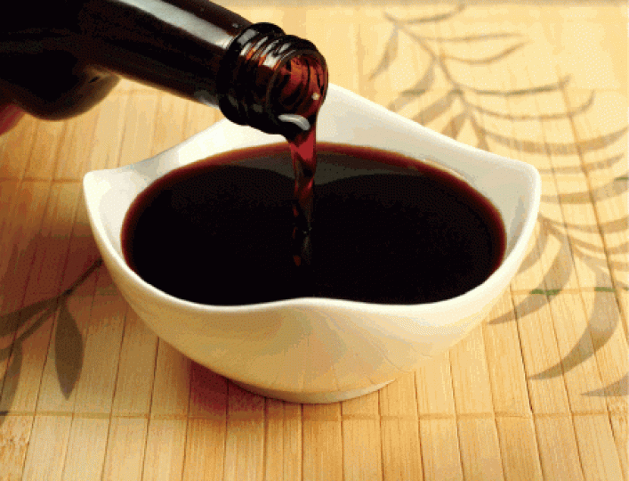 美國一名婦人暴飲兩公升豉油後癱瘓。互聯網 美國一名婦人暴飲兩公升豉油後癱瘓。互聯網