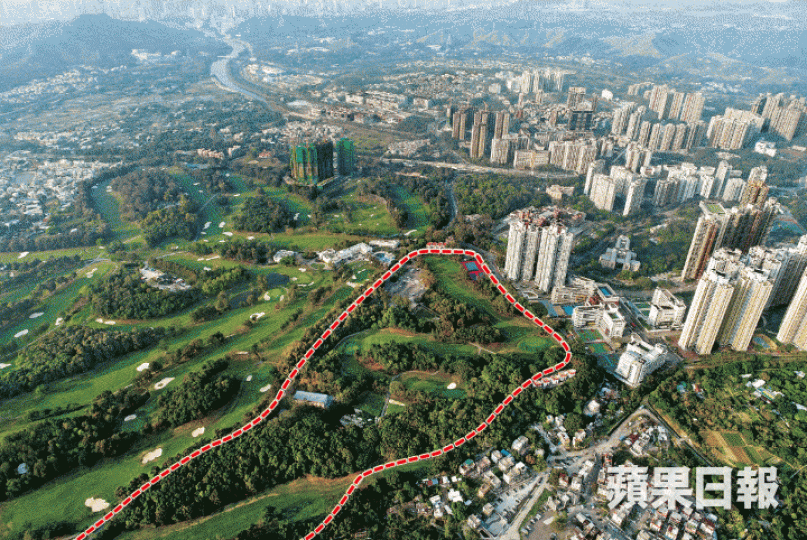粉嶺高球場「舊場」土地(紅框示)被指可短期內建屋。資料圖片土地供應專責小組主席黃遠輝 粉嶺高球場「舊場」土地(紅框示)被指可短期內建屋。資料圖片土地供應專責小組主席黃遠輝