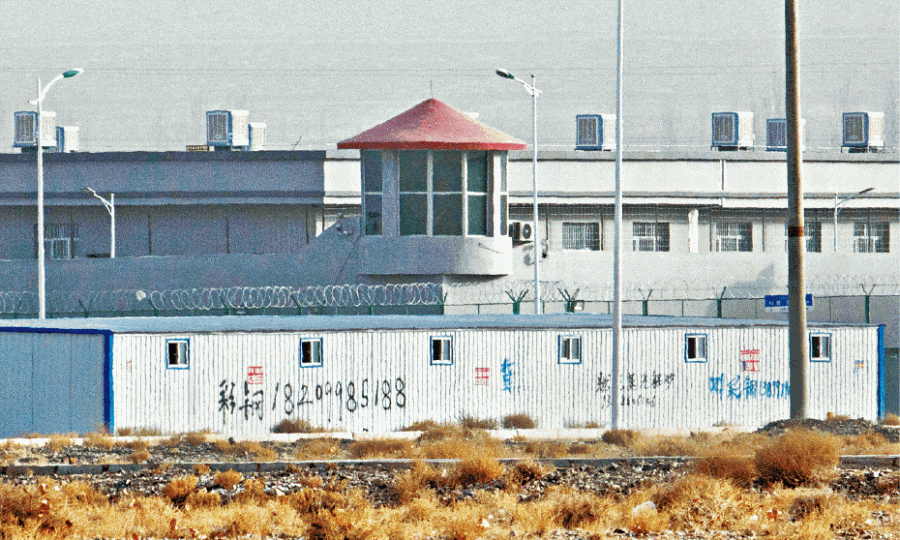 北京在新疆大肆設立再教育營,嚴控維人。 美聯社 北京在新疆大肆設立再教育營,嚴控維人。 美聯社