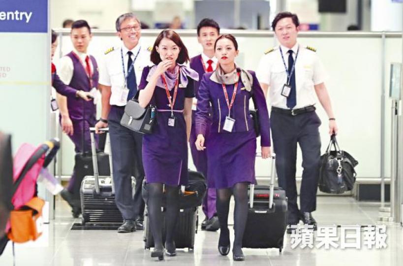 財困危機已蔓延至港航的實際營運層面。 財困危機已蔓延至港航的實際營運層面。
