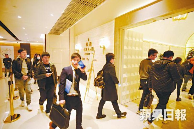 觀塘凱滙反應熱烈,今日再推售338伙。資料圖片將軍澳藍塘傲天台戶剛以7,486萬沽出。資料圖片 觀塘凱滙反應熱烈,今日再推售338伙。資料圖片將軍澳藍塘傲天台戶剛以7,486萬沽出。資料圖片