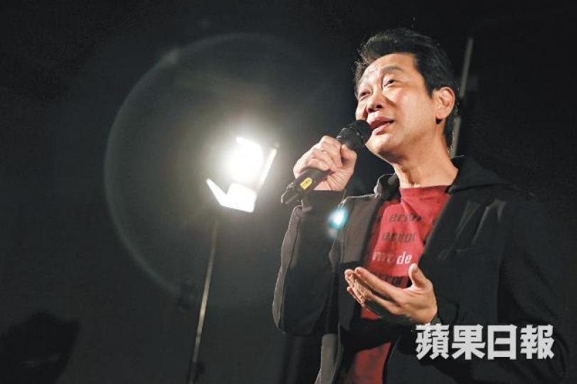 自中學起,楊立門(右一)與朋友參加過不少歌唱比賽。
自中學起,楊立門(右一)與朋友參加過不少歌唱比賽。