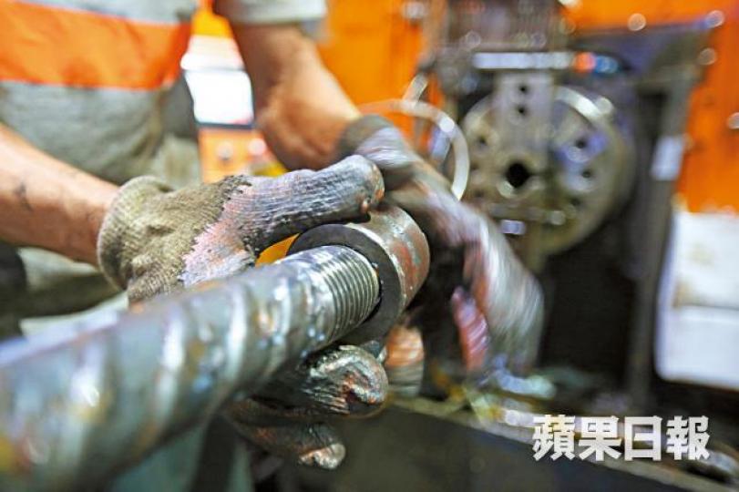 港鐵獨立專家顧問嚴建平(左)及常務總監金澤培昨在記者會上為車站安全護航。黎樹雄攝
港鐵獨立專家顧問嚴建平(左)及常務總監金澤培昨在記者會上為車站安全護航。黎樹雄攝