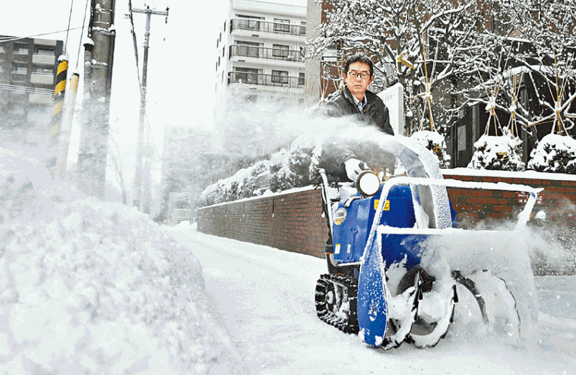 日本東北部和北海道大雪,當局發出警報。
日本東北部和北海道大雪,當局發出警報。