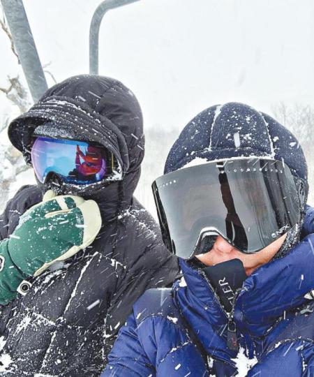 嘉玲和偉仔昨日冒大雪上山滑雪。互聯網圖片劉嘉玲、梁朝偉。資料圖片陳小春一家三口到日本滑雪。互聯網圖片陳小春囝囝(圖)初次落場有模有樣。互聯網圖片 嘉玲和偉仔昨日冒大雪上山滑雪。互聯網圖片劉嘉玲、梁朝偉。資料圖片陳小春一家三口到日本滑雪。互聯網圖片陳小春囝囝(圖)初次落場有模有樣。互聯網圖片