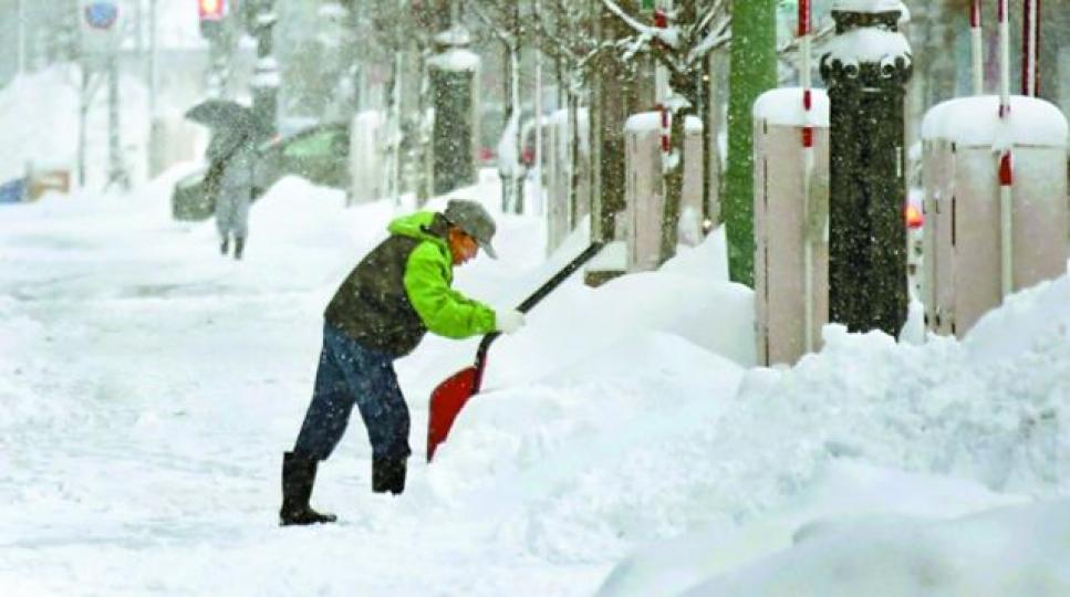 日本多地近日都變成白色世界。 日本多地近日都變成白色世界。