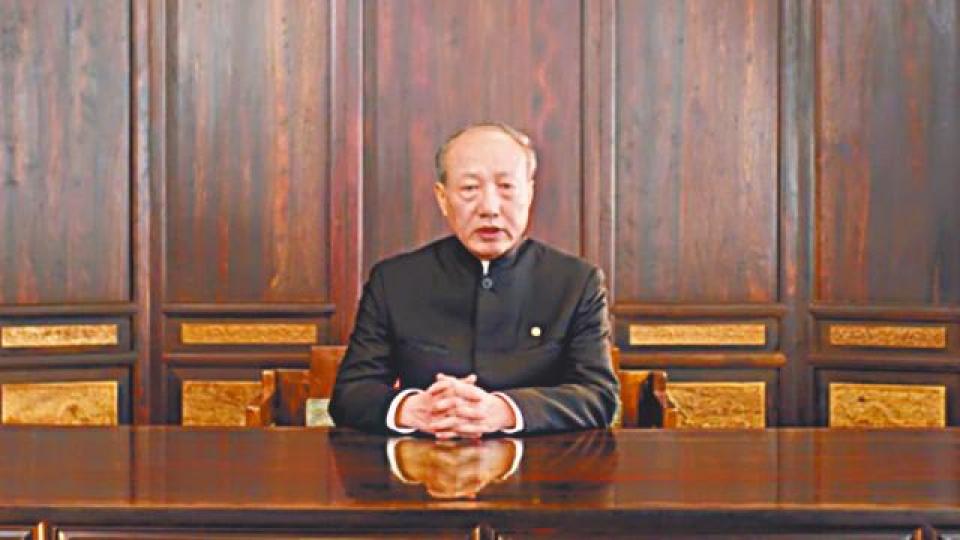 陳峰發表新年賀詞。 陳峰發表新年賀詞。
