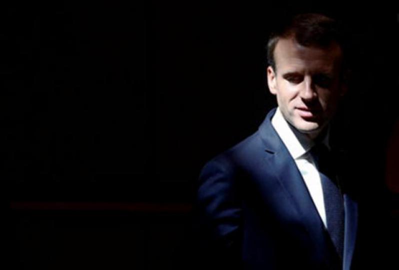 _e123_q_6uDA_macron