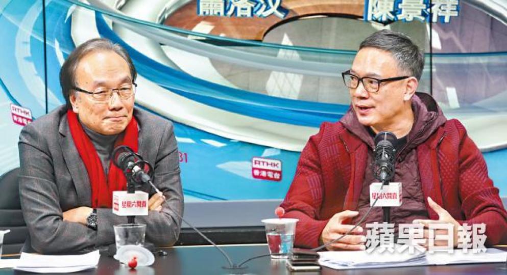 梁家傑(左)及謝偉俊均批評律政司無就UGL案尋求獨立法律意見。馬泉崇攝陳智思指社會對律政司不檢控梁振英仍有疑問,認為鄭若驊有需要再解釋。 梁家傑(左)及謝偉俊均批評律政司無就UGL案尋求獨立法律意見。馬泉崇攝陳智思指社會對律政司不檢控梁振英仍有疑問,認為鄭若驊有需要再解釋。
