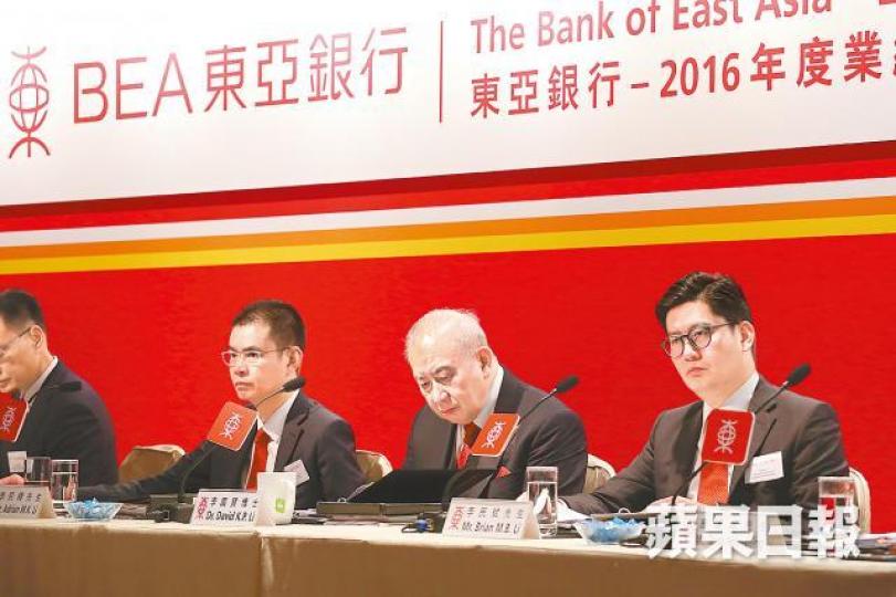 李民橋(左)及李民斌(右)已晉身東亞董事局。 李民橋(左)及李民斌(右)已晉身東亞董事局。