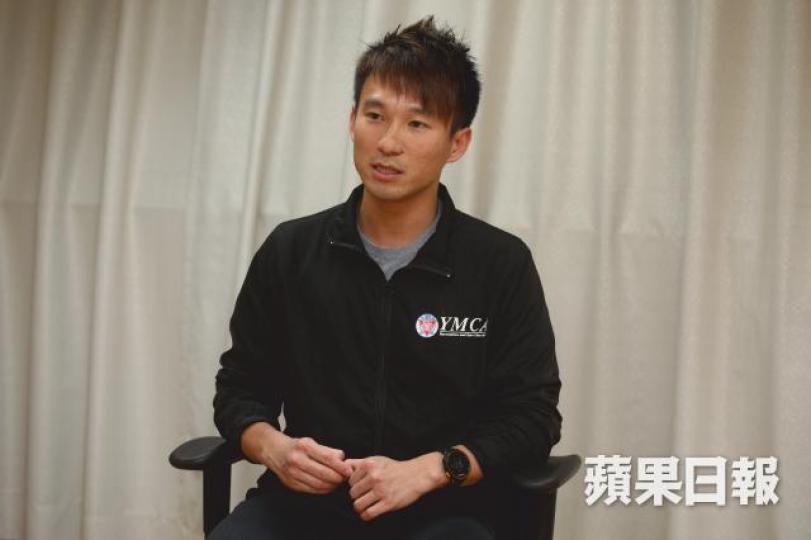 黃愉豪指,要預防筋膜炎復發,跑步時切忌「一嚟就快跑」。李潤芳攝 黃愉豪指,要預防筋膜炎復發,跑步時切忌「一嚟就快跑」。李潤芳攝