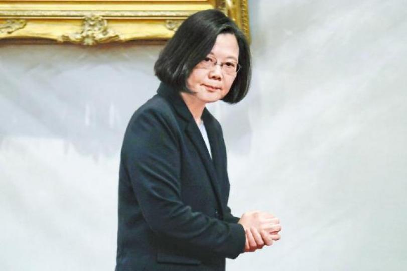 台灣總統蔡英文受中共及黨內獨派內外夾擊,連日來忙於應付。資料圖片 台灣總統蔡英文受中共及黨內獨派內外夾擊,連日來忙於應付。資料圖片