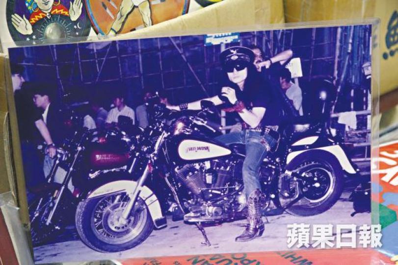 Paul哥骨子裏是一名嬉皮士,當年他蓄過長髮,買入哈利電單車。 Paul哥骨子裏是一名嬉皮士,當年他蓄過長髮,買入哈利電單車。
