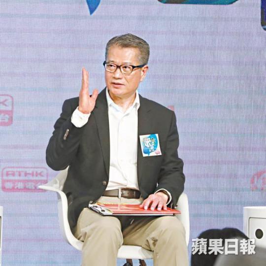 陳茂波指雖然樓價已在調整中,但市民仍難以負擔。李家皓攝 陳茂波指雖然樓價已在調整中,但市民仍難以負擔。李家皓攝