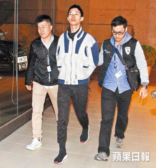 幣少爺黃鉦傑早前因撒鈔事件被警方調查。 幣少爺黃鉦傑早前因撒鈔事件被警方調查。