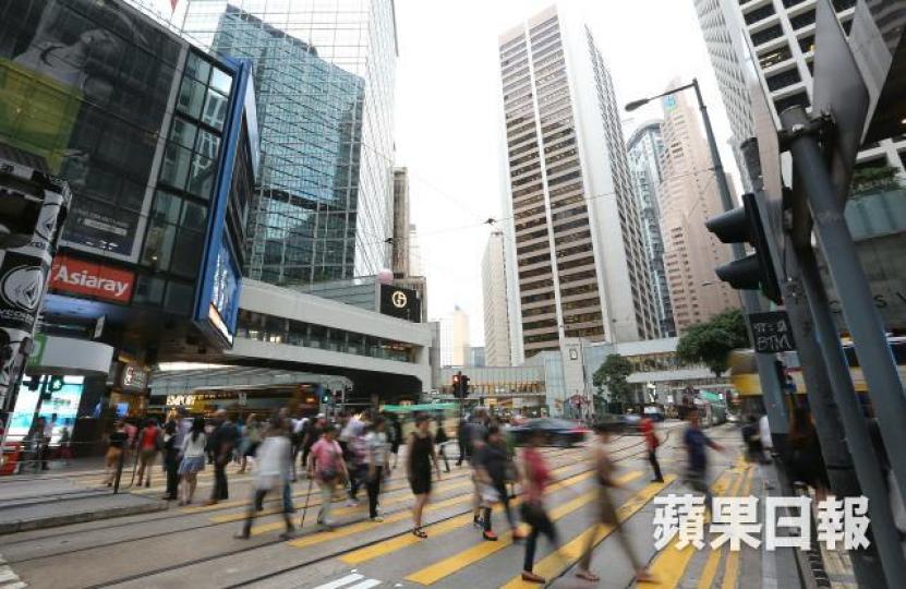 原來,她差一點被香港社會名利掛帥的緊箍咒勒死。
原來,她差一點被香港社會名利掛帥的緊箍咒勒死。