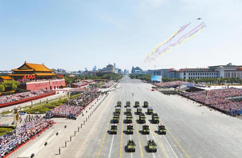 中共在2015年9月3日,在天安門舉行抗戰勝利紀念閱兵。2018年4月,解放軍海軍舉行史上最大規模的海上閱兵。 中共在2015年9月3日,在天安門舉行抗戰勝利紀念閱兵。2018年4月,解放軍海軍舉行史上最大規模的海上閱兵。