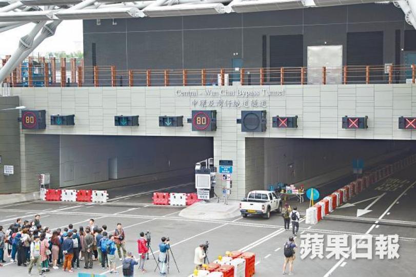 中環灣仔繞道1月20日通車,路政署昨安排傳媒參觀。彭志行攝 中環灣仔繞道1月20日通車,路政署昨安排傳媒參觀。彭志行攝