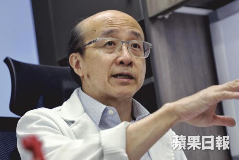 唐俊業醫生表示，工時過長、快樂程度等因素，相信均與肥胖有關。許頌明攝