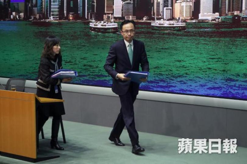政制及內地事務局局長聶德權指政府要審時度勢,營造有利推動政改的社會氛圍。何家達攝 政制及內地事務局局長聶德權指政府要審時度勢,營造有利推動政改的社會氛圍。何家達攝