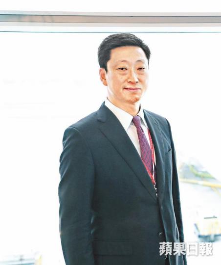 港航首席營運官王證皓港航首席營運官王證皓曾指財務「度過少許困難」。 港航首席營運官王證皓港航首席營運官王證皓曾指財務「度過少許困難」。