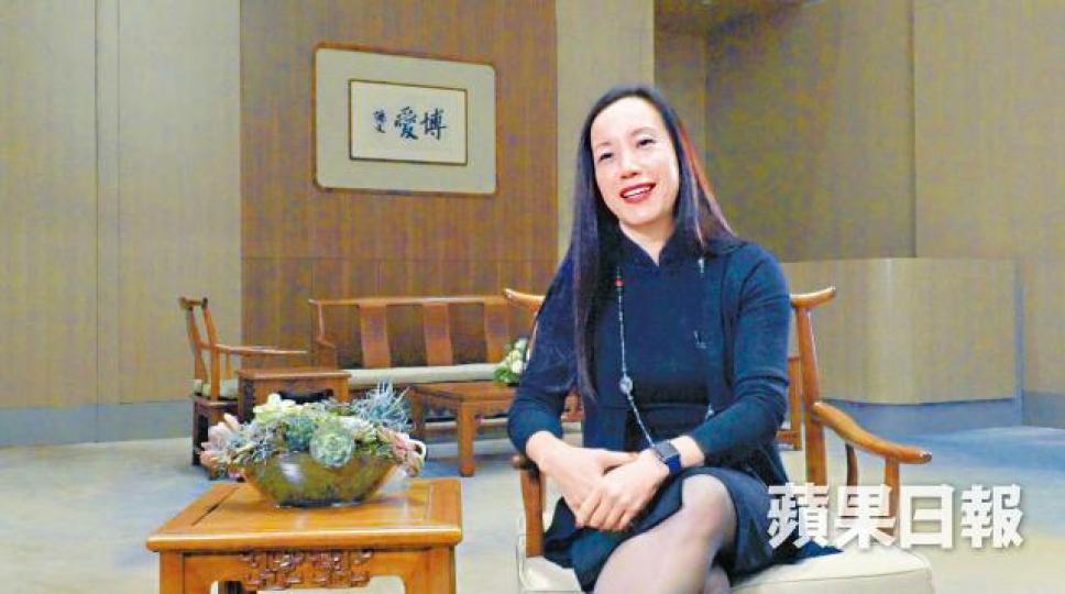 恒生銀行一姐鄭慧敏認為,做事要成功便須堅持、有決心及有信心。鄭慧敏(前排左)與恒生員工行山,響應工作與生活平衡的倡議。 恒生銀行一姐鄭慧敏認為,做事要成功便須堅持、有決心及有信心。鄭慧敏(前排左)與恒生員工行山,響應工作與生活平衡的倡議。